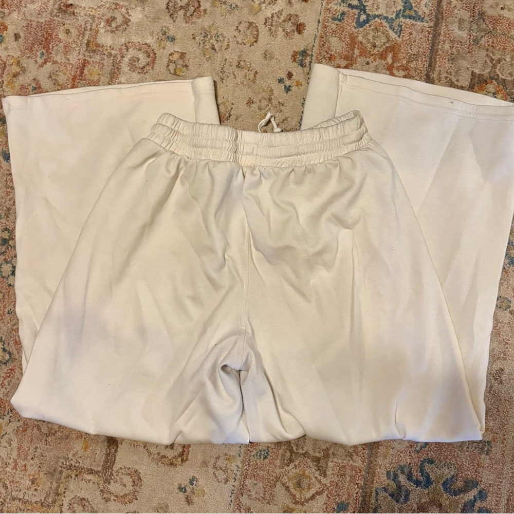 Yogalicious Cream Joggers - Picture 2 of 2